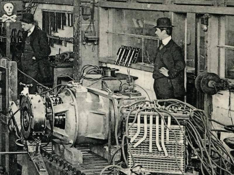 40-fives-lille-1911.jpg - Electricité - Un coin du laboratoire d'Essais
