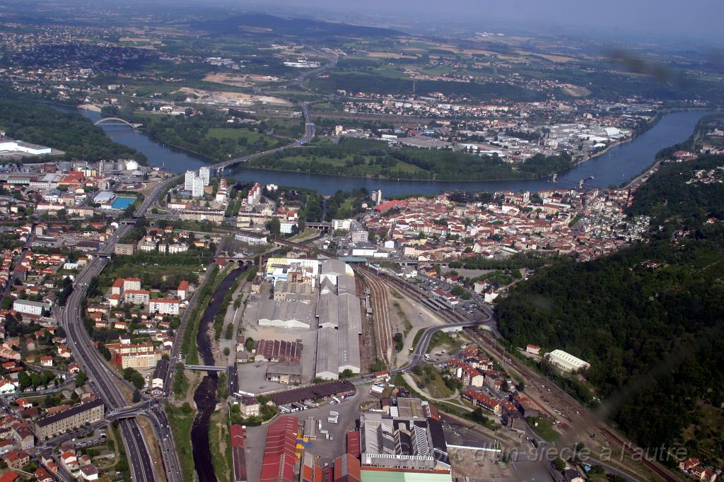 05-2004-05-15-givors-helicoptere.jpg - Givors - Vue du ciel...