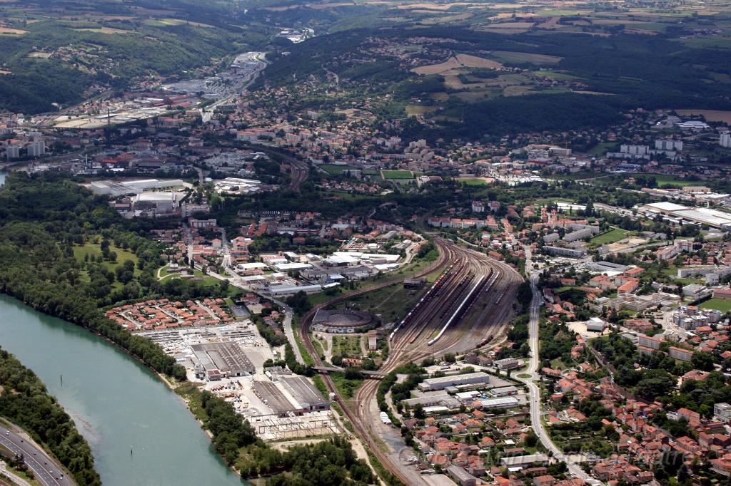 32-2011-06-15-givors-avion.jpg - Grigny - Vue du ciel...