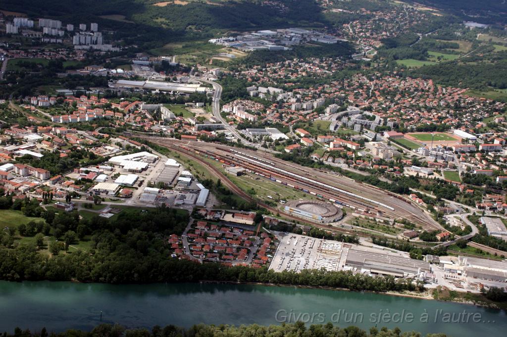 43-2011-06-15-givors-avion.jpg - Grigny et Givors - Vue du ciel...