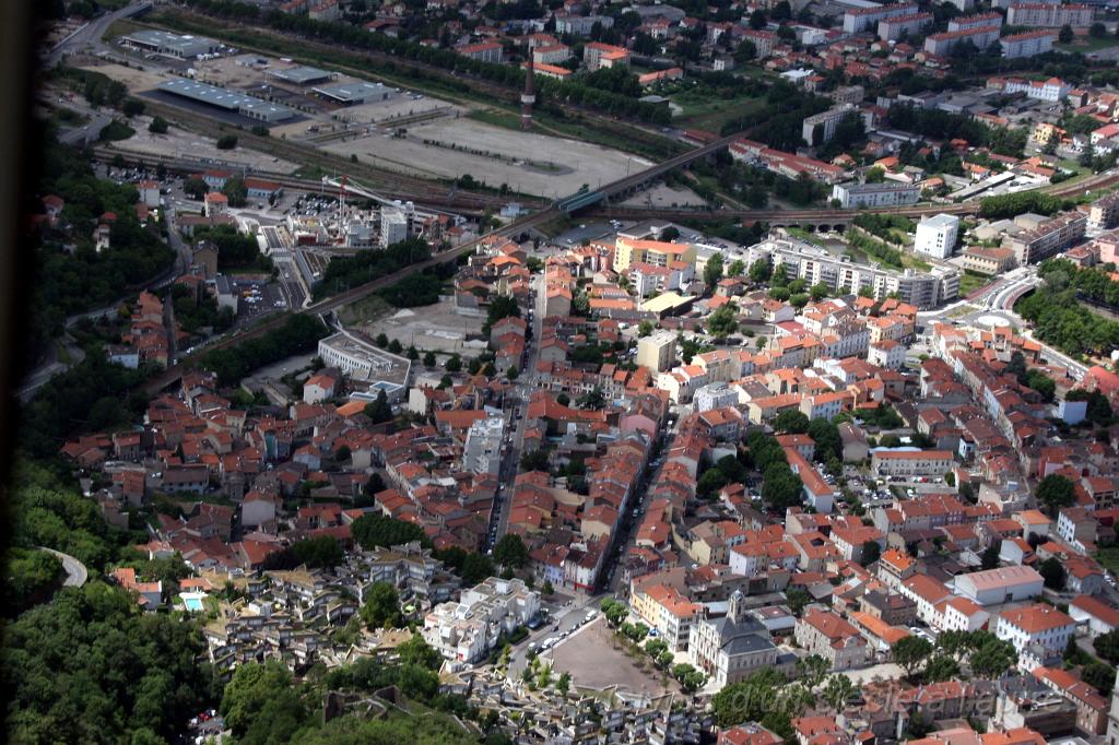 52-2011-06-15-givors-avion.jpg - Givors - Vue du ciel...